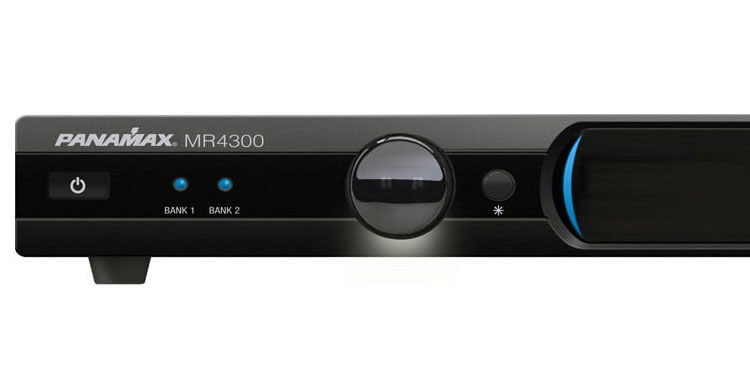 Regulador de voltaje con tecnología de Monitoreo de Voltaje Automático PANAMAX MR4300 (unidad)